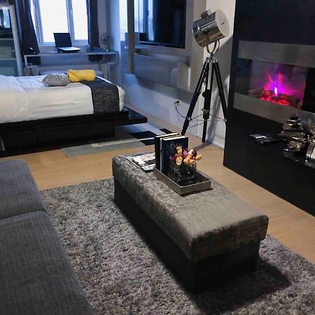 Modern Place Of Style Манила Экстерьер фото
